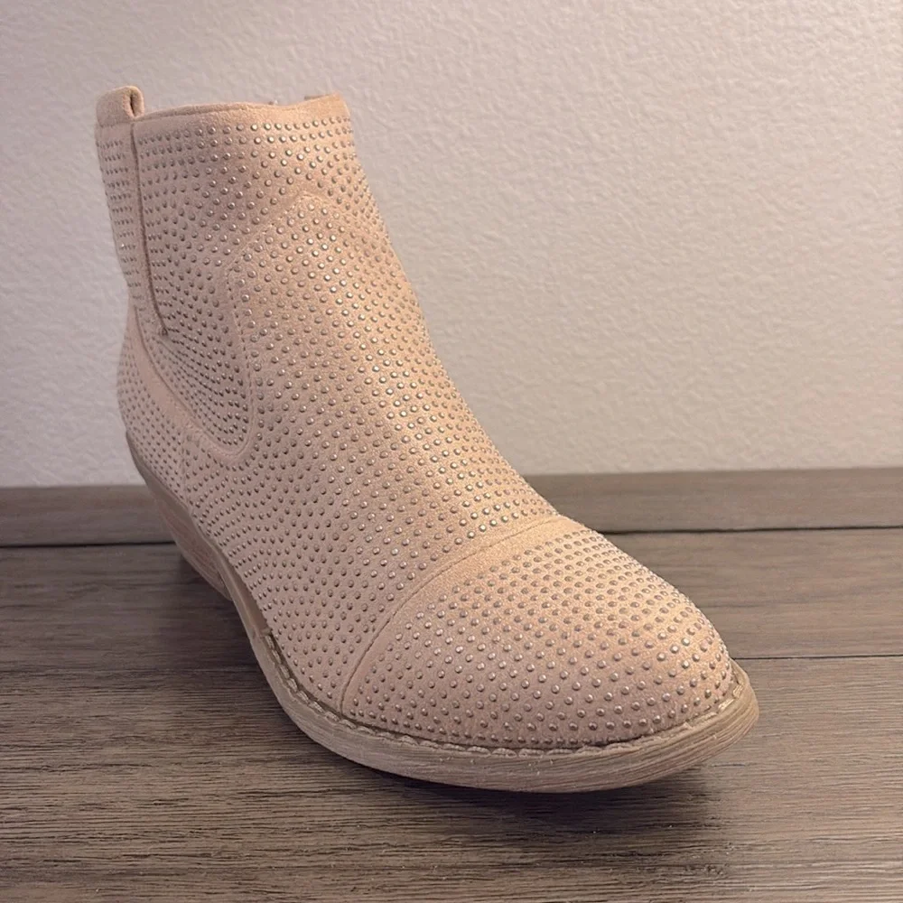 NIB [Report] Denzel Studded Ankle Western Low Heel Booties in Pink Women’s 6.5 - Picture 8 of 16